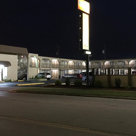 Hutchinson Inn エクステリア 写真
