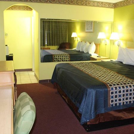 Hutchinson Inn エクステリア 写真