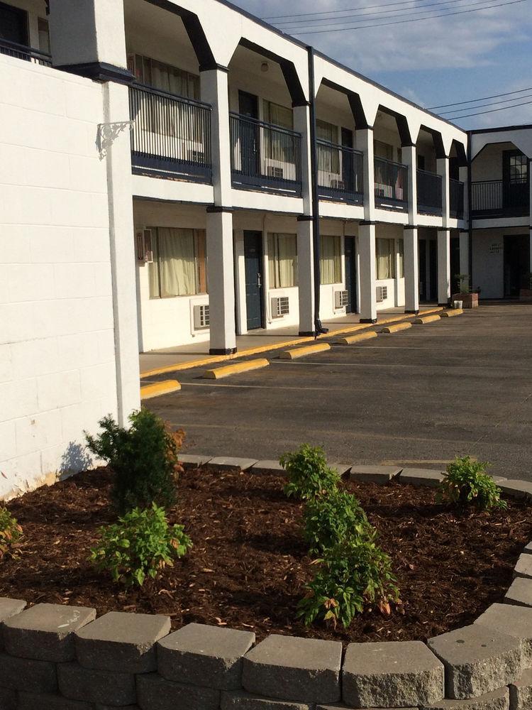 Hutchinson Inn エクステリア 写真