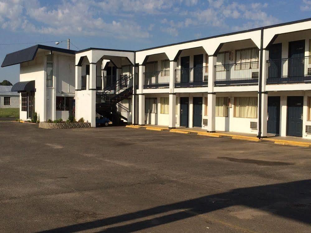 Hutchinson Inn エクステリア 写真