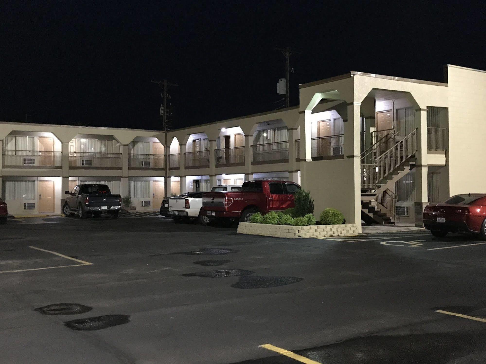 Hutchinson Inn エクステリア 写真