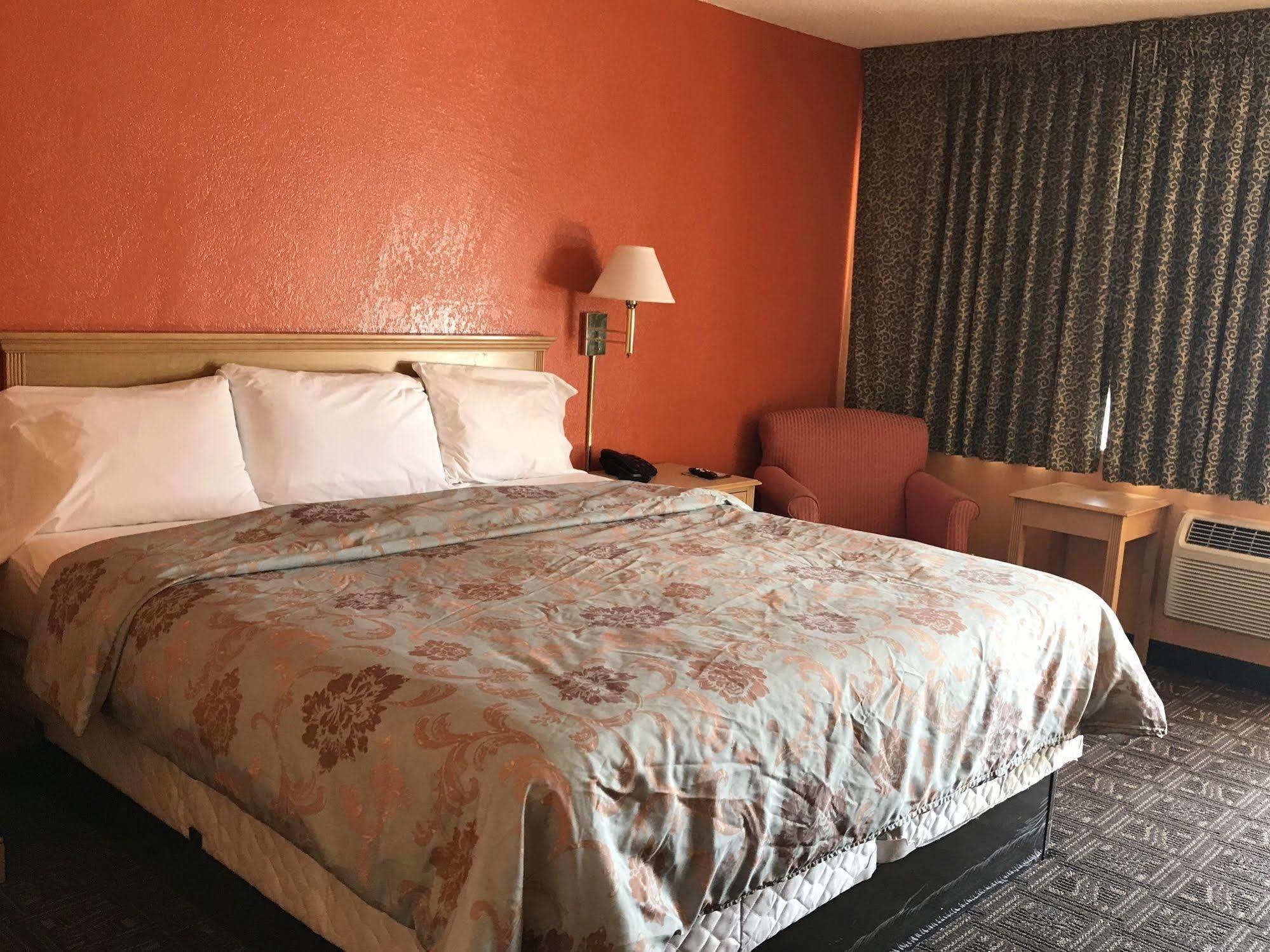 Hutchinson Inn エクステリア 写真