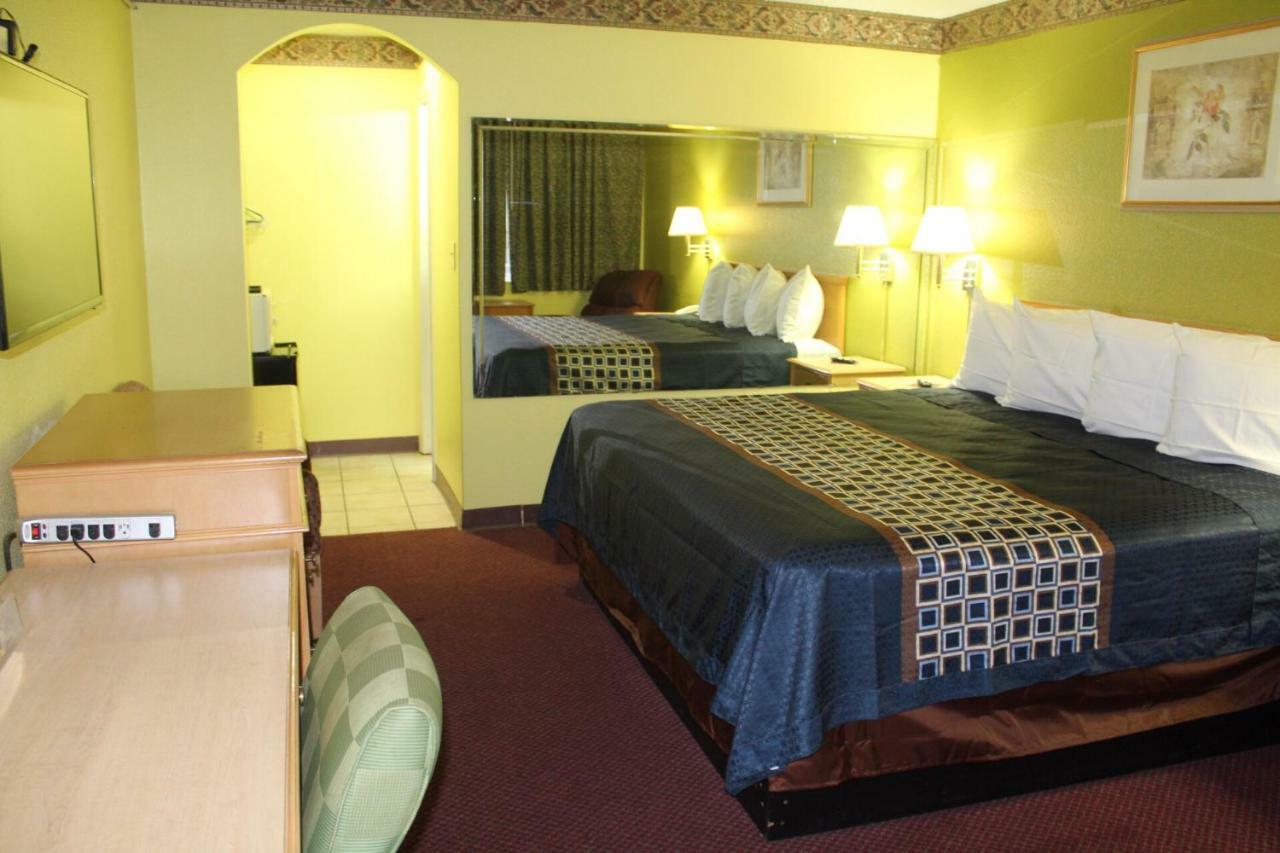 Hutchinson Inn エクステリア 写真